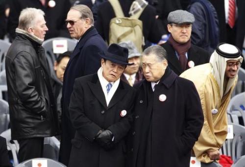 Phó Thủ tướng kiêm Bộ trưởng Tài chính Nhật Bản Taro Aso (trái) từng thăm đền Yasukuni